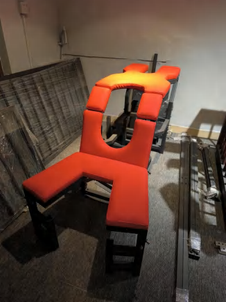 Gynaecological Table - Bondage restraints