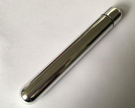 Single-Frequency Vibrator